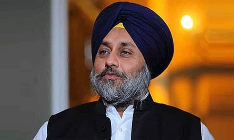 சிரோமணி அகாலி தளம் கட்சியின் தலைவர் பதவியில் இருந்து சுக்பீர் சிங் பாதல் விலகல்