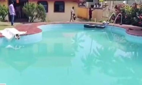 நீச்சல் குளத்தில் மூழ்கி 3 இளம்பெண்கள் உயிரிழப்பு