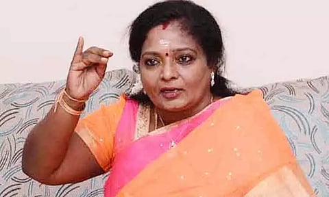 நடிகை கஸ்தூரியை தீவிரவாதி போல் நடத்துவதா? - தமிழிசை கண்டனம்