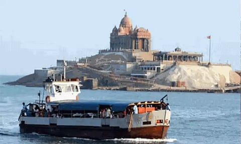 தொடர் மழை: கன்னியாகுமரியில் படகு சேவை தற்காலிகமாக ரத்து