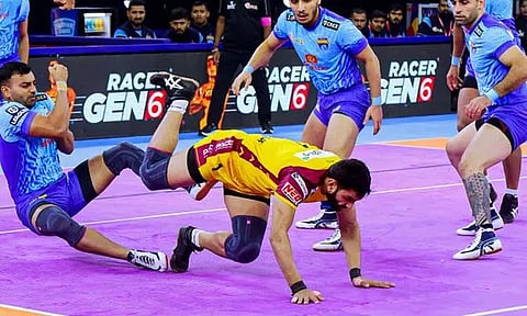 புரோ கபடி : பெங்கால் வாரியர்ஸ் அணியை வீழ்த்தி தெலுங்கு டைட்டன்ஸ் வெற்றி