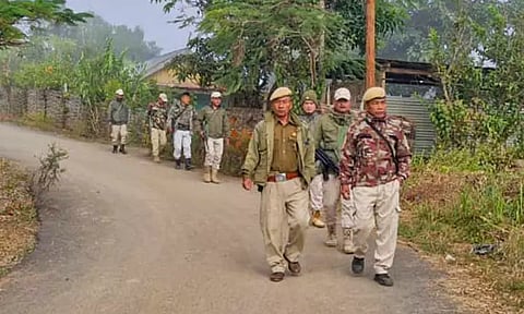 மணிப்பூரில் எம்.எல்.ஏ.க்களின் சொத்துக்களை சேதப்படுத்தியதாக 7 பேர் கைது