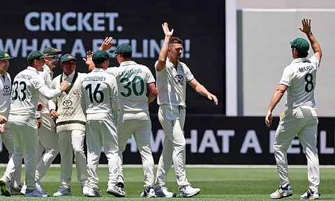 பெர்த் டெஸ்ட்: முதல் இன்னிங்சில் இந்தியாவை 150 ரன்களில் சுருட்டிய ஆஸ்திரேலியா