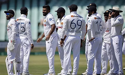 இலங்கை அபார பந்துவீச்சு.. முதல் இன்னிங்சில் தென் ஆப்பிரிக்கா 191 ரன்களில் ஆல் அவுட்