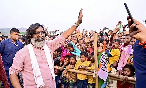 பெண்களுக்கு மாதந்தோறும் ரூ.2,500 - ஹேமந்த் சோரன் அறிவிப்பு