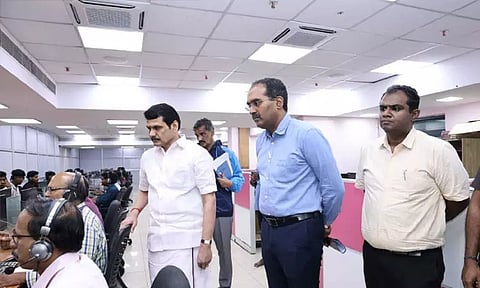 பெஞ்சல் புயல் எதிரொலி: மின் நுகர்வோர் சேவை மையத்தில் அமைச்சர் செந்தில்பாலாஜி ஆய்வு