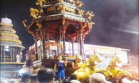 தி.மலை அருணாசலேஸ்வரர் கோவிலில் புதிய சக்கரம் பொருத்தப்பட்ட வெள்ளி ரதம் சோதனை ஓட்டம்