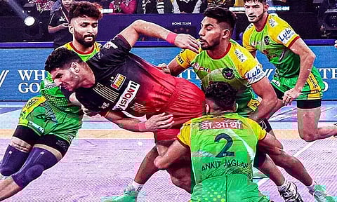 புரோ கபடி லீக்; பெங்களூரு அணியை வீழ்த்தி பாட்னா வெற்றி