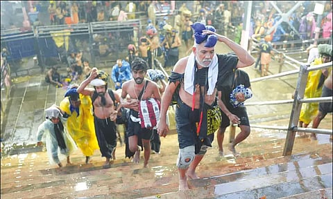 சபரிமலை; பம்பை உள்ளிட்ட ஆறுகளில் வெள்ளப்பெருக்கு - பக்தர்கள் குளிக்க தடை