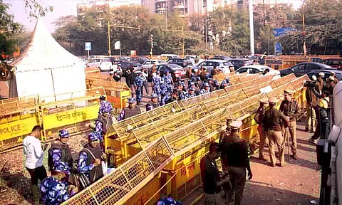 டெல்லியை நோக்கி பேரணியாக வரும் விவசாயிகள்...பலத்த போலீஸ் பாதுகாப்பு