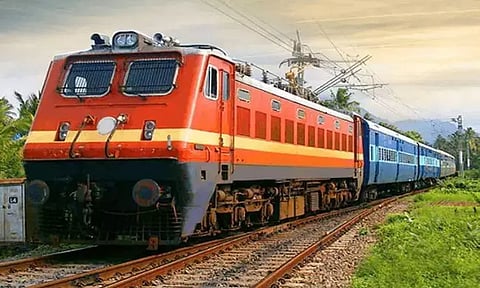 மழை பாதிப்பு: செந்தூர், கன்னியாகுமரி எக்ஸ்பிரஸ் ரெயில் சேவையில் மாற்றம்