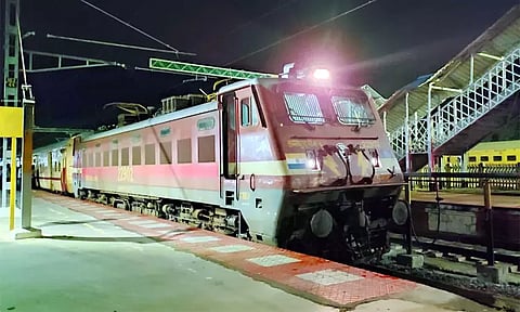 சென்னை எழும்பூர் - ராமேசுவரம் விரைவு ரெயில் புறப்படும் நேரம் மாற்றம்