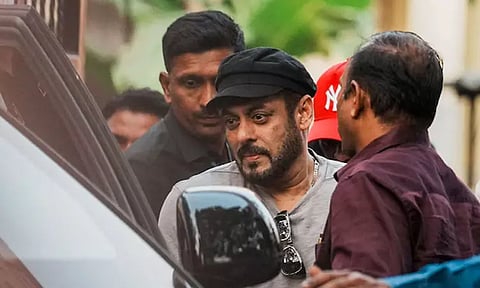 சல்மான் கான் படப்பிடிப்பு தளத்தில் அத்துமீறி நுழைந்த நபரால் பரபரப்பு