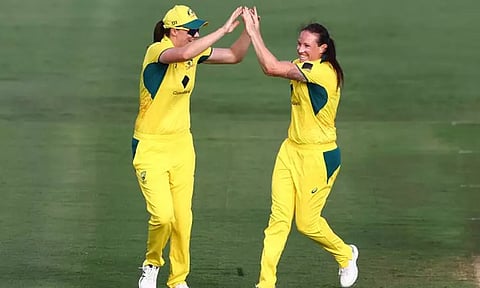 மகளிர் ஒருநாள் கிரிக்கெட்; இந்திய அணியை வீழ்த்தி ஆஸ்திரேலியா அபார வெற்றி
