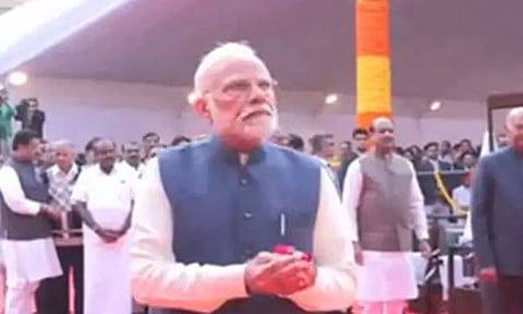 அம்பேத்கர் நினைவு நாள்: துணை ஜனாதிபதி , பிரதமர் உள்ளிட்டோர் மலர்தூவி மரியாதை