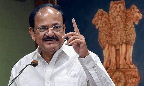 'இந்தி மீது பூசிய கருப்பு மை... என் முகத்தில் பூசியது போல் கருதுகிறேன்' - வெங்கையா நாயுடு