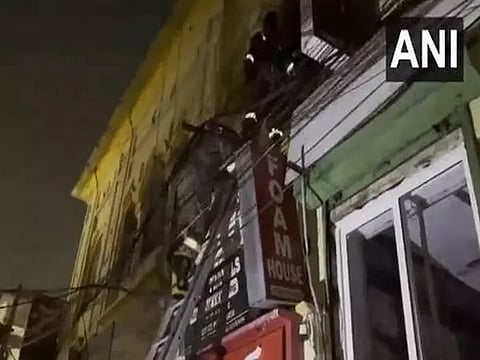 உத்தர பிரதேசம் : போட்டோ ஸ்டுடியோ வளாகத்தில் தீ விபத்து