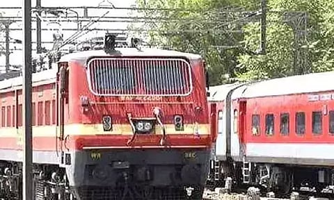 போடி அதிவிரைவு ரெயிலில் கூடுதல் பெட்டி இணைப்பு