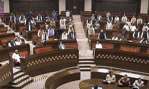 நாடாளுமன்றத்தின் இரு அவைகளும் ஒத்திவைப்பு