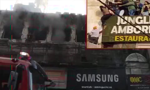 டெல்லி: தனியார் உணவகத்தில் தீ விபத்து ஏற்பட்ட நிலையில் பக்கத்து மாடியில் குதித்து தப்பித்த மக்கள்