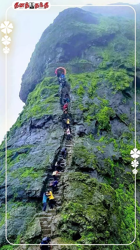 மலையேற்ற விரும்பிகளுக்கு சவாலான கோட்டை..!