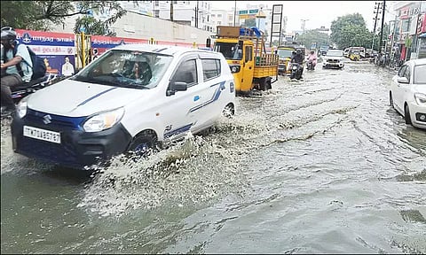 தொடர் மழை: நெல்லையில் அவசர உதவி எண்கள் அறிவிப்பு