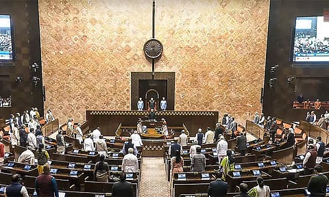 எதிர்க்கட்சிகள் அமளி: மாநிலங்களவை ஒத்திவைப்பு