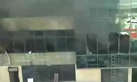 மராட்டியம்: வொர்லி பகுதியில் உள்ள பூனம் சேம்பரில் தீ விபத்து