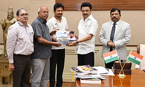 மாநில திட்டக்குழு மதிப்பீட்டு அறிக்கைகள் முதல்-அமைச்சர் மு.க.ஸ்டாலினிடம் சமர்ப்பிப்பு