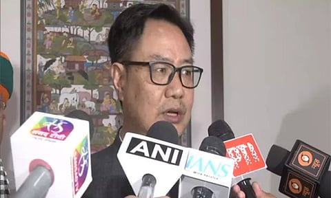 பாஜக எம்.பி.யை தள்ளிய சம்பவம்: ராகுல் காந்தி மன்னிப்பு கேட்க வேண்டும் - கிரண் ரிஜிஜு