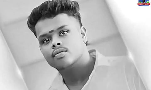 நெல்லை: சேரன்மகாதேவியில் சட்டக்கல்லூரி மாணவர் கத்தியால் குத்திக் கொலை