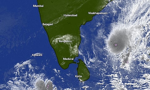 வங்கக்கடலில் நிலவும் தாழ்வு மண்டலம்: தமிழகத்தில் மழைக்கு வாய்ப்பா..?