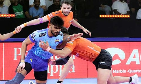 புரோ கபடி லீக்: பெங்கால் வாரியர்ஸ் அணியை வீழ்த்தி யு மும்பா வெற்றி