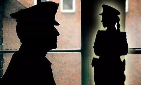 இரவுப்பணியில் இருந்த பெண் போலீசுக்கு பாலியல் தொல்லை