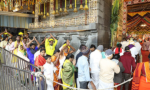 திருப்பதி சொர்க்க வாசல் தரிசனம்: 91 கவுண்டர்களில் பக்தர்கள் டோக்கன் பெற ஏற்பாடு