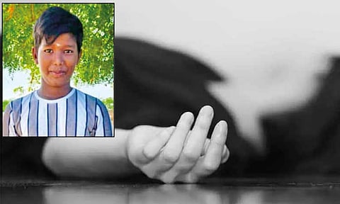 திருவாடானை அருகே ஊஞ்சல் கட்டி விளையாடியபோது பீரோ சாய்ந்து சிறுவன் உயிரிழப்பு