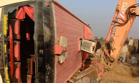 பாகிஸ்தானில் வெவ்வேறு சாலை விபத்துகளில் சிக்கி 18 பேர் பலி