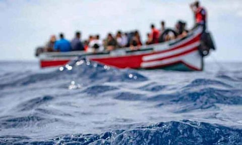 இந்தோனேசியாவில் படகு கவிழ்ந்து விபத்து; 8 பேர் பலி