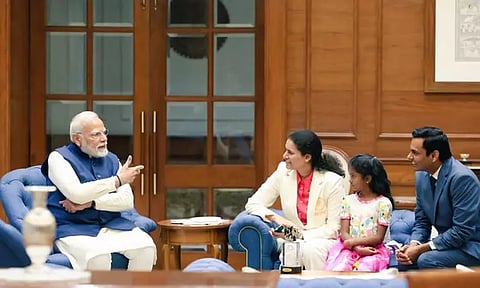 பிரதமர் மோடியை நேரில் சந்தித்து வாழ்த்து பெற்ற கோனேரு ஹம்பி