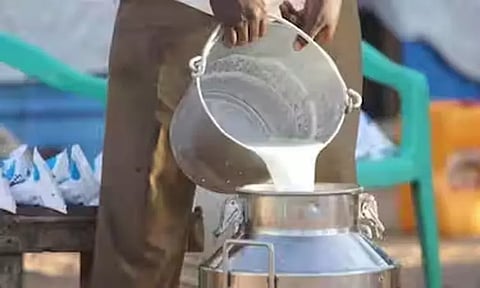 பஸ் கட்டணத்தை தொடர்ந்து கர்நாடகத்தில் பால் விலையும் உயருகிறது