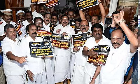 கவர்னர் உரையாற்ற கூடாதென்று திட்டமிட்டு அவரை வெளியேற வைத்துள்ளனர் - எடப்பாடி பழனிசாமி