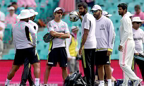 பும்ராவின் இந்த நிலைக்கு அணி நிர்வாகம்தான் காரணம் - இந்திய முன்னாள் வீரர் குற்றச்சாட்டு