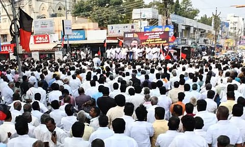 ஆர்ப்பாட்டத்தில் ஈடுபட்ட திமுகவினர் மீது வழக்குப்பதிவு