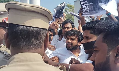 அண்ணா பல்கலை. சம்பவத்தை கண்டித்து ஆர்ப்பாட்டம்: பாஜகவினர் குண்டுக்கட்டாக கைது