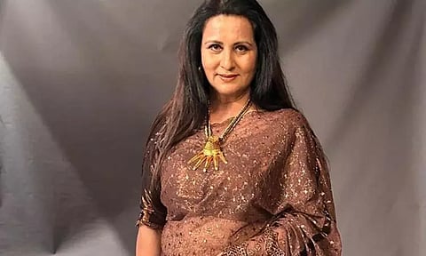 பிரபல பாலிவுட் நடிகை வீட்டில் வைர நகை திருடிய பெயிண்டர் கைது