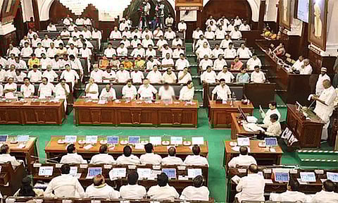 உள்ளாட்சிகளுக்கு தனி அலுவலர்: சட்டசபையில் மசோதா நிறைவேற்றம்