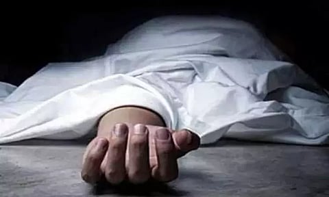 மத்திய பிரதேசம் : 3-வது மாடியிலிருந்து குதித்து கல்லூரி மாணவி தற்கொலை