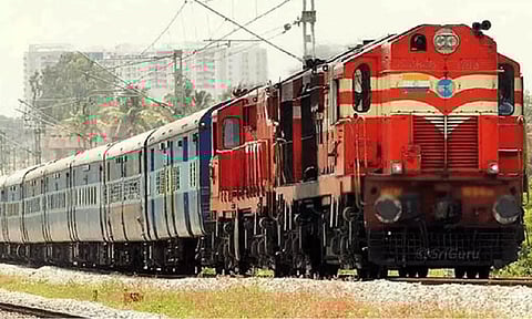 பொங்கல் முடிந்து சென்னை திரும்புவோர் வசதிக்காக சிறப்பு ரெயில்கள் அறிவிப்பு