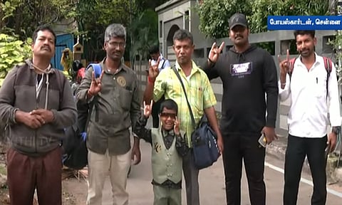 பொங்கல் பண்டிகையையொட்டி நடிகர் ரஜினிகாந்தை பார்க்க வந்த ரசிகர்களுக்கு ஏமாற்றம்