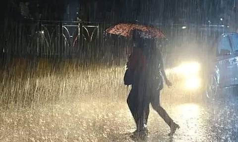 இரவு 10 மணி வரை 13 மாவட்டங்களில் மழைக்கு வாய்ப்பு